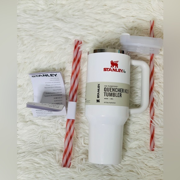 Stanley Tumbler THE QUENCHER 40 OZ Mistletoe Twist LIMITED Edition. LAST ONE! - Picture 3 of 16